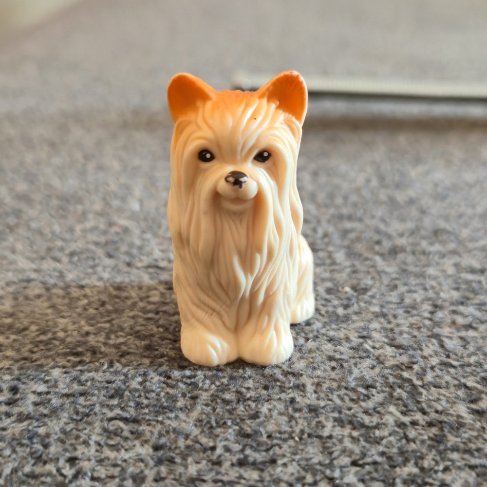 Mattel Barbie Doll House Pet Yorkie Terrier Dog Wee 3 Friends Dream Snow Rain
